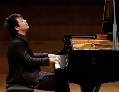 以技入道，以形傳神——從傅聰論演奏姿勢(shì)看鋼琴藝術(shù)中的肢體表達(dá)